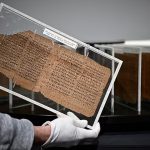 ببینید: حراج قدیمی‌ترین کتاب جهان به قیمت ۳ میلیون پوند
